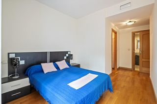 Muebles salón y 2 camas + mesita