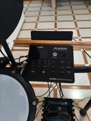 Batería Electrónica Alesis Nitro Max