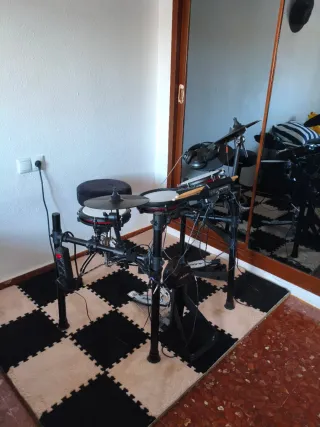 Batería Electrónica Alesis Nitro Max