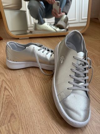 Zapatillas Lacoste Carnaby Evo Plata