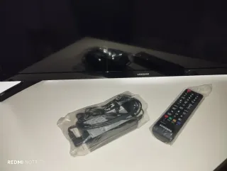 TV Samsung 32 + Mando y Cargador