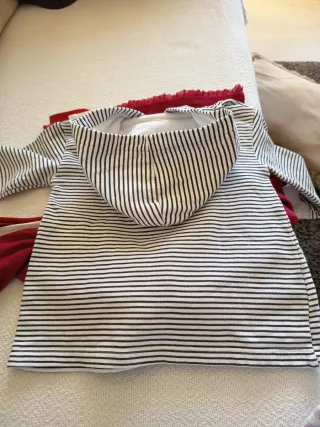 Lote 3 camisetas niña cuello alto y un vestido