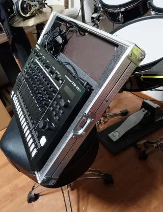 ThON CASE para Roland TR-8S  en exelente estado .