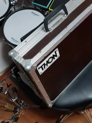 ThON CASE para Roland TR-8S  en exelente estado .