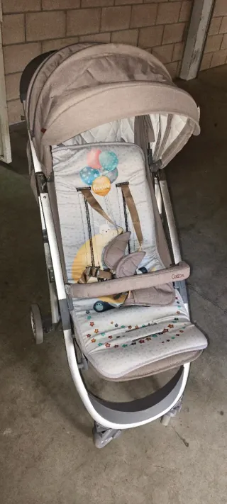 Silla de paseo ligera y plegable