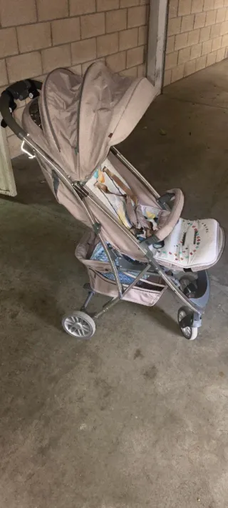 Silla de paseo ligera y plegable