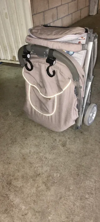 Silla de paseo ligera y plegable