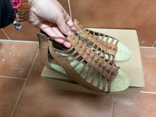 Sandalias gladiador marrones
