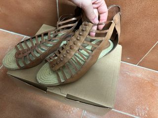 Sandalias gladiador marrones