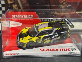 Scalextric Audi R8 LMS GT3