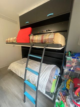 Litera Abatible Doble con colchones y dos vayas
