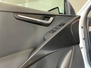Kia Niro 1.6 GDi HEV 95kW (129CV) Drive