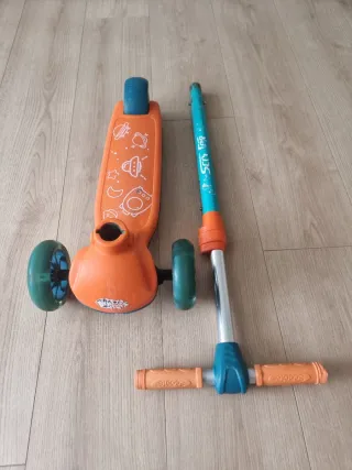 Patinete 3 ruedas infantil naranja y azul
