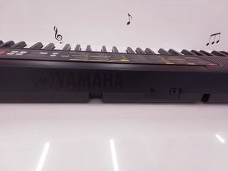 Teclado Yamaha PSR-F52