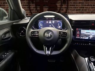 Alfa Romeo Junior Ibrida Speciale 100kW (136CV)