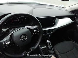 SKODA KAMIQ 1.0 TSI 81kW (110CV) DSG Emotion