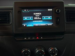 camion 3500 kg con trampilla renault master