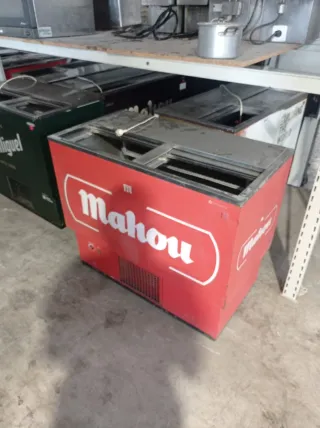 Botellero Mahou 2 puertas interior acero inox