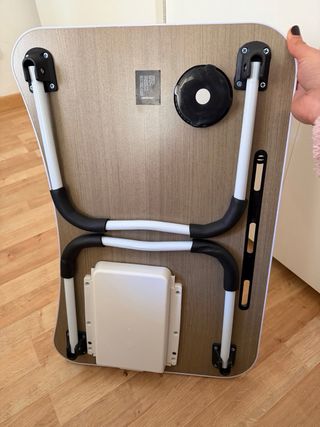 Bandeja para cama con portavasos