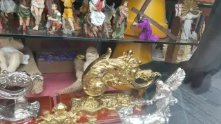 Llamadores dorados y plateados