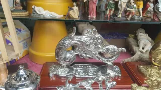 Llamadores dorados y plateados