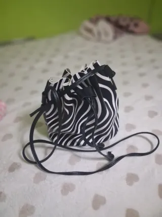 Bolso de mano con estampado de cebra