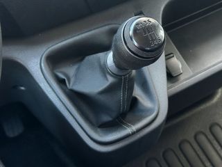 camion 3500kg  con trampilla renault master