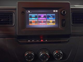 camion 3500kg  con trampilla renault master