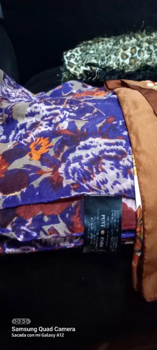 Lote 12 bufandas y 2 pares de zapatos