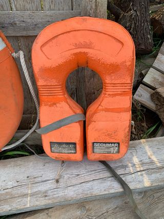Aro y chaleco salvavidas retro