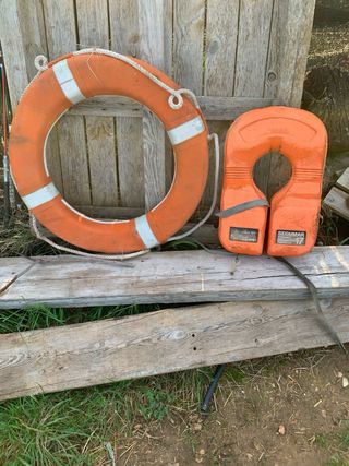 Aro y chaleco salvavidas retro
