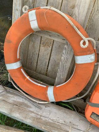 Aro y chaleco salvavidas retro