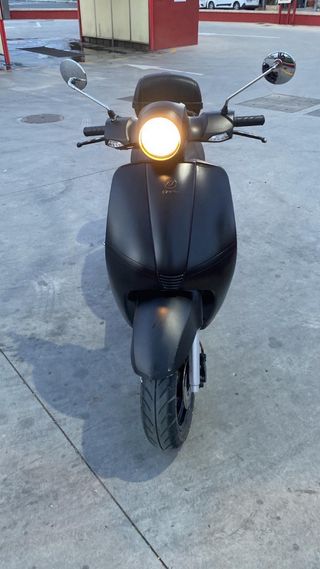 Daelim Besbi 125cc Negra 2016 ITV 2027