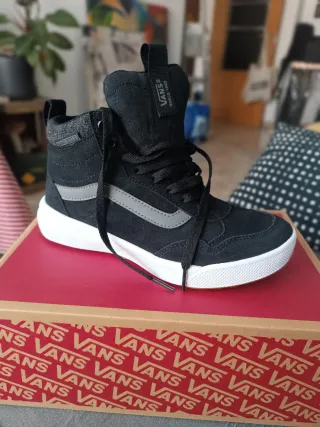 Zapatillas Vans Negras y Grises