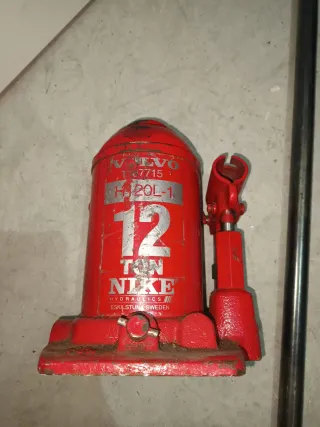 Gato Hidráulico Volvo 12T