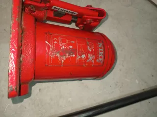 Gato Hidráulico Volvo 12T