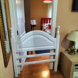 Cabecero de madera blanco