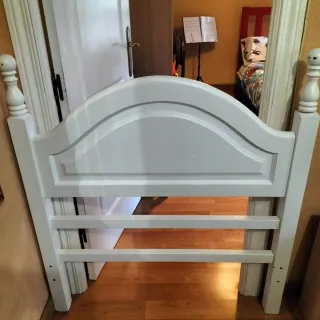Cabecero de madera blanco
