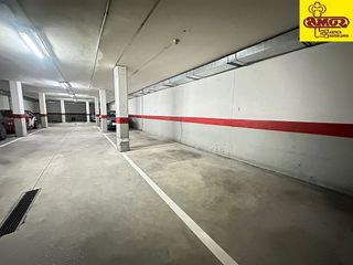 Garaje en venta en Ensanche - Sar en Santiago de Compostela