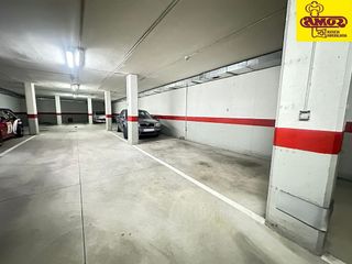 Garaje en venta en Ensanche - Sar en Santiago de Compostela