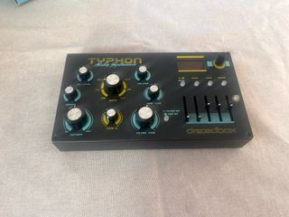 Sintetizador Dreadbox Typhon Analógico