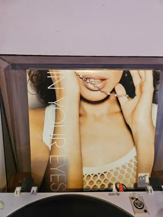 Kylie Minogue – In Your Eyes