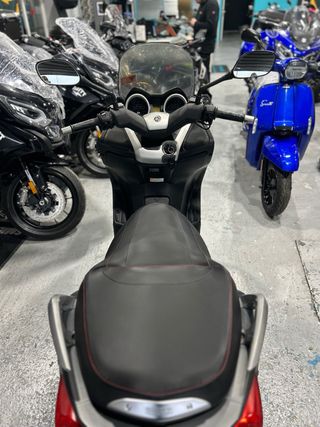 Yamaha XMAX 250 Gris