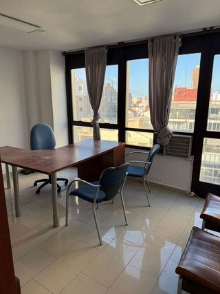 Oficina en alquiler en Centro en Alicante