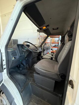 Camión Discomóvil 3.500kg Iveco