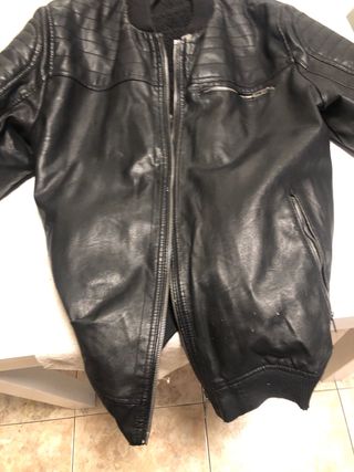 Chaqueta de cuero negra