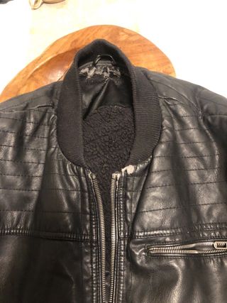 Chaqueta de cuero negra