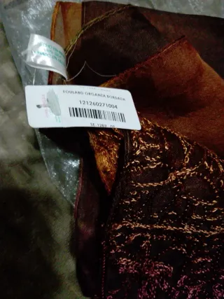 Fular organza bordado oro y marrón