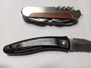 Lote 2 navajas multiusos y NHL