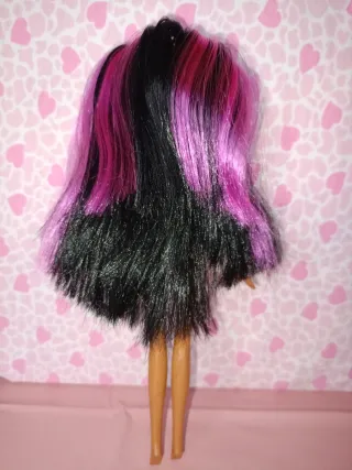 Muñeca clon con camiseta original